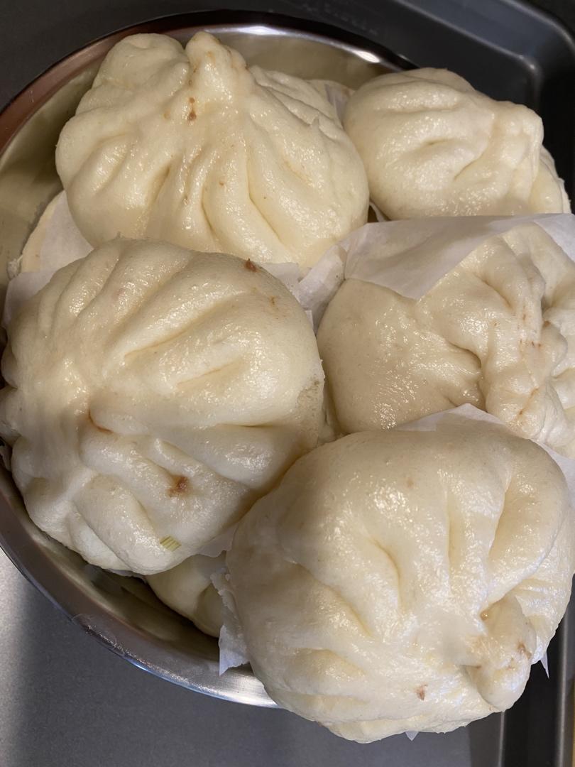 松软多汁的肉包子