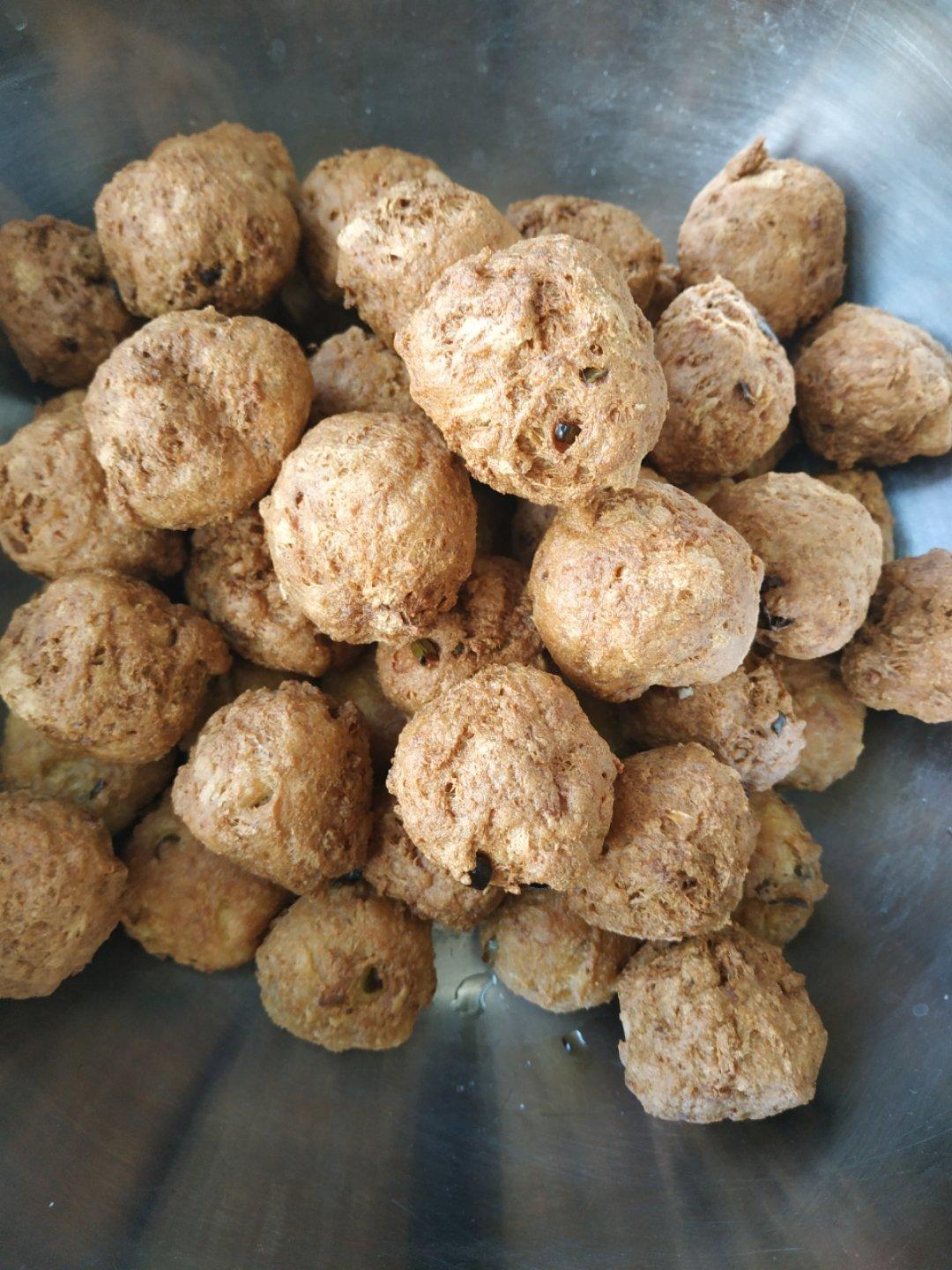 香炸豆腐肉丸子