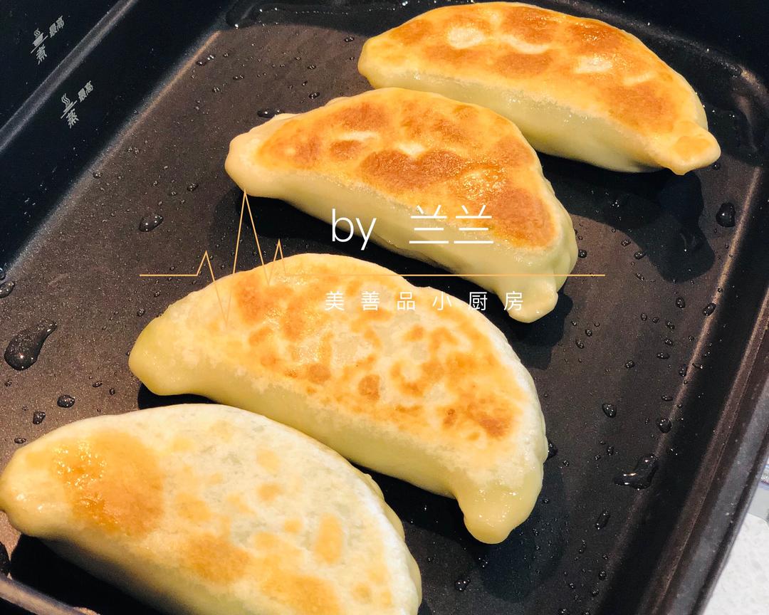 喷香的韭菜盒子的做法