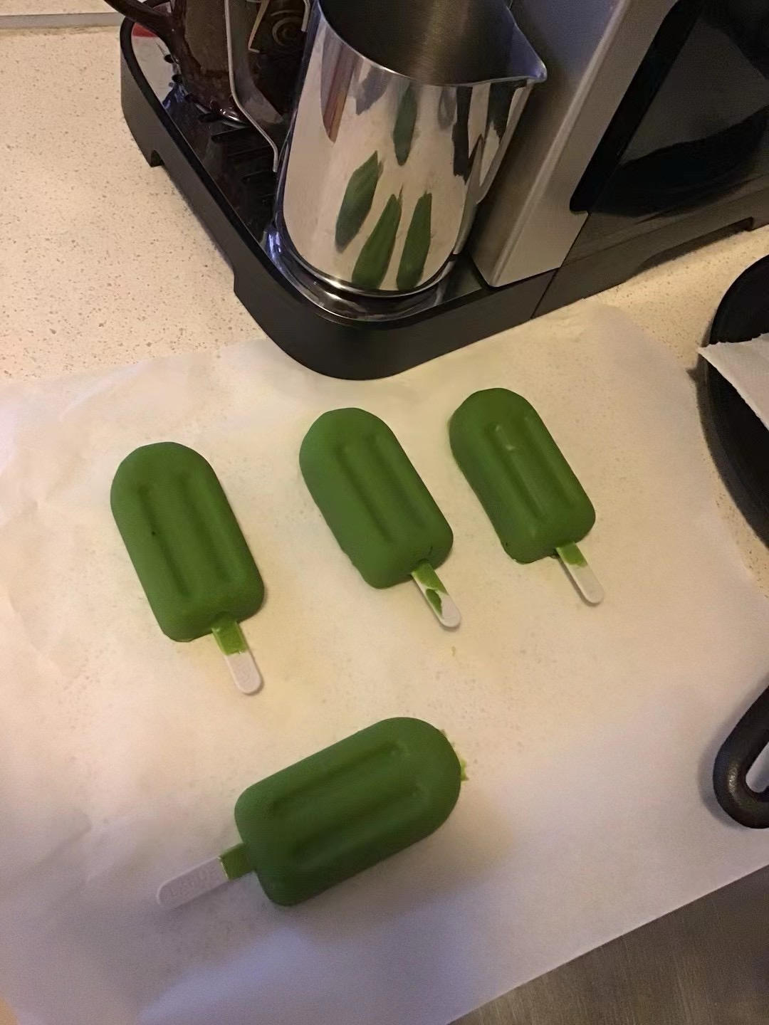 曼食慢语 |冰品界的红白玫瑰，清新冰棍和浓郁雪糕你选哪个？