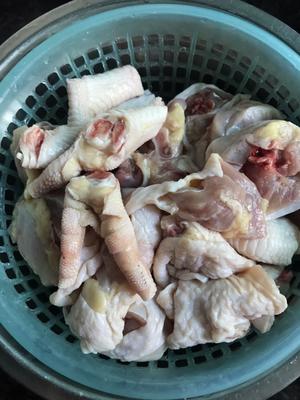 超下饭的沙姜焖鸡肉的做法 步骤1