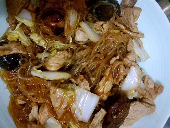 瘦肉香菇白菜炖粉丝的做法