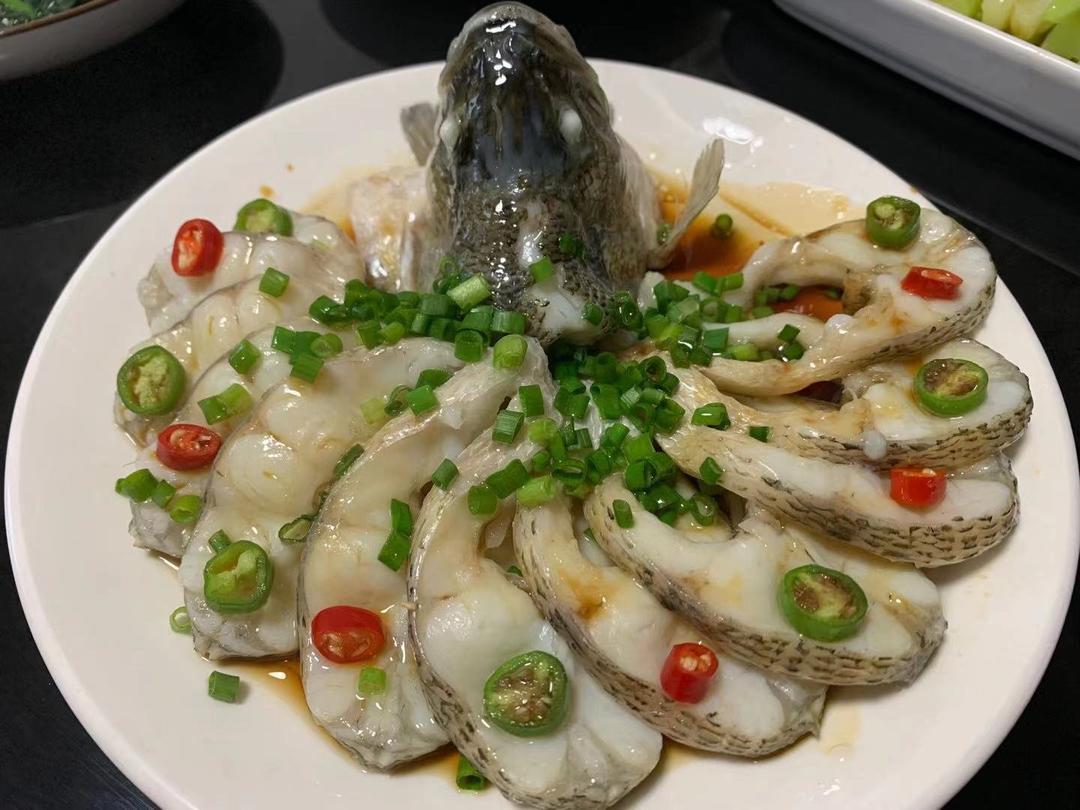 436t4做的年夜饭系列之孔雀开屏清蒸鲈鱼