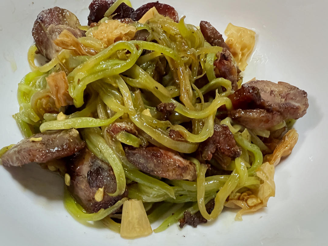 白辣椒莴笋炒肉