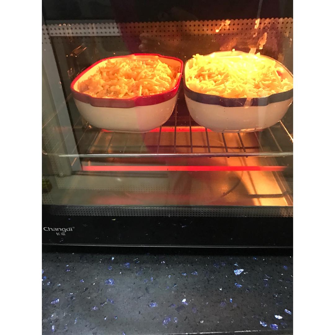 虾仁培根芝士焗饭