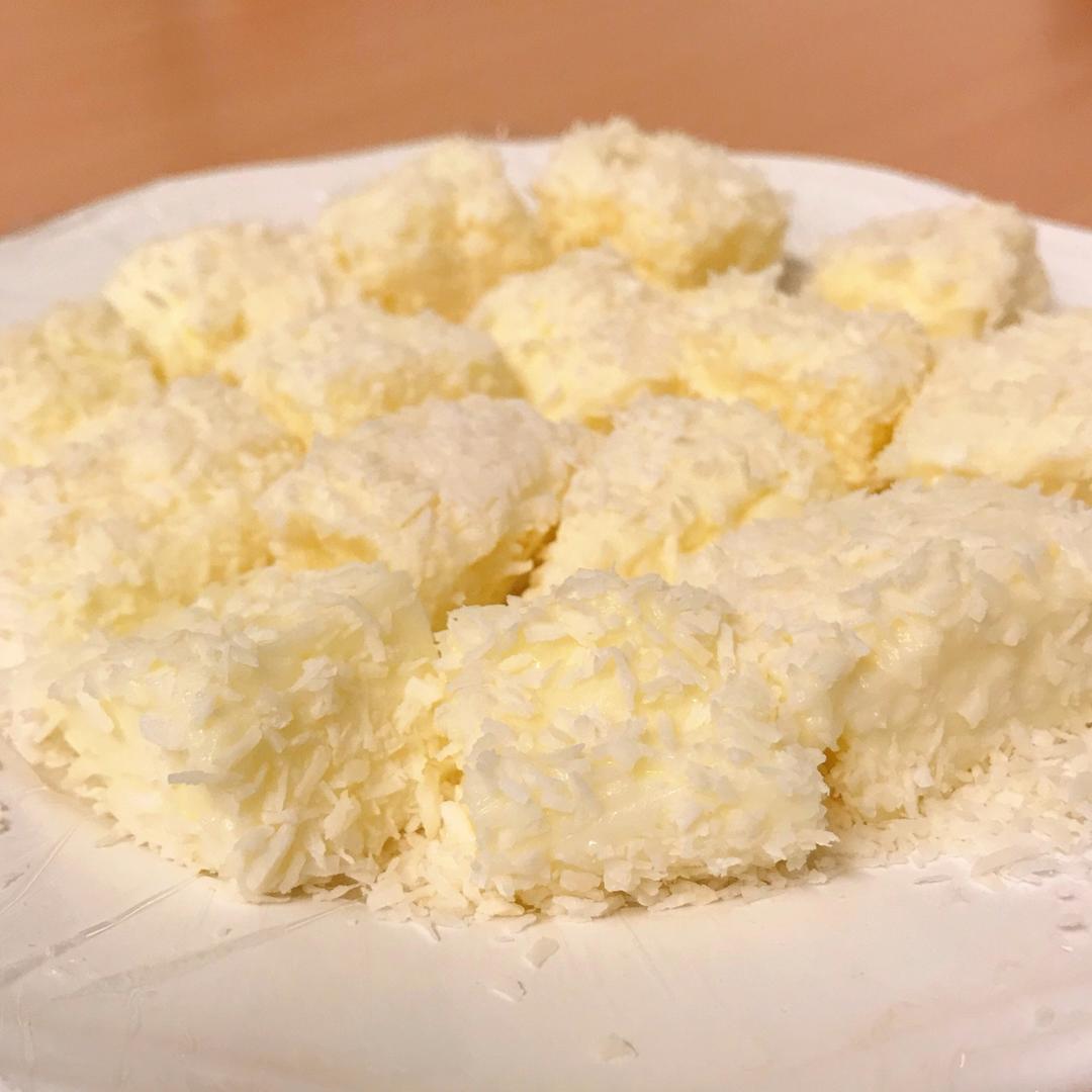 完胜85度C牛奶椰丝小方