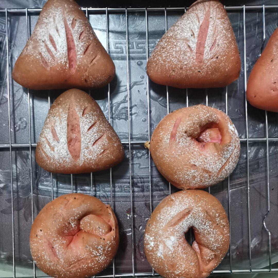 火龙果软欧包，粉嘟嘟～