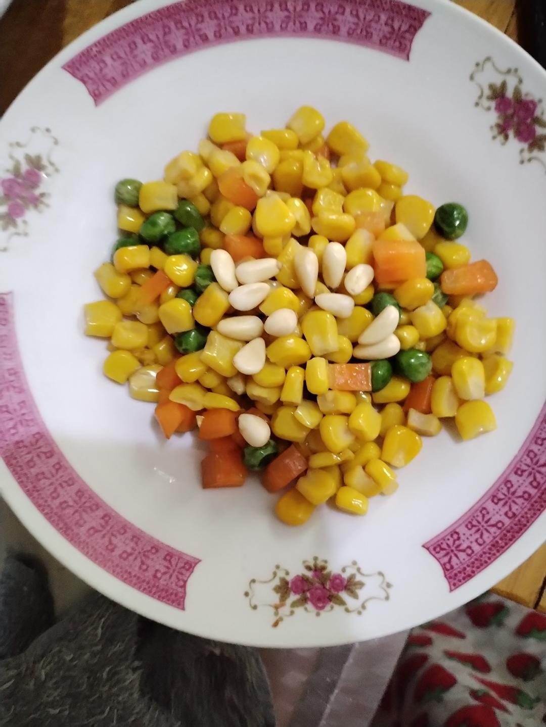 孩子爱吃的松子炒玉米