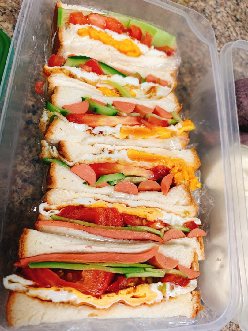 kelly32做的鸡蛋火腿三明治00秒杀面包店教你怎么包三明治可以摆