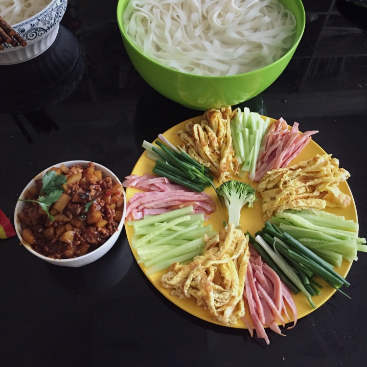 土豆炸酱面