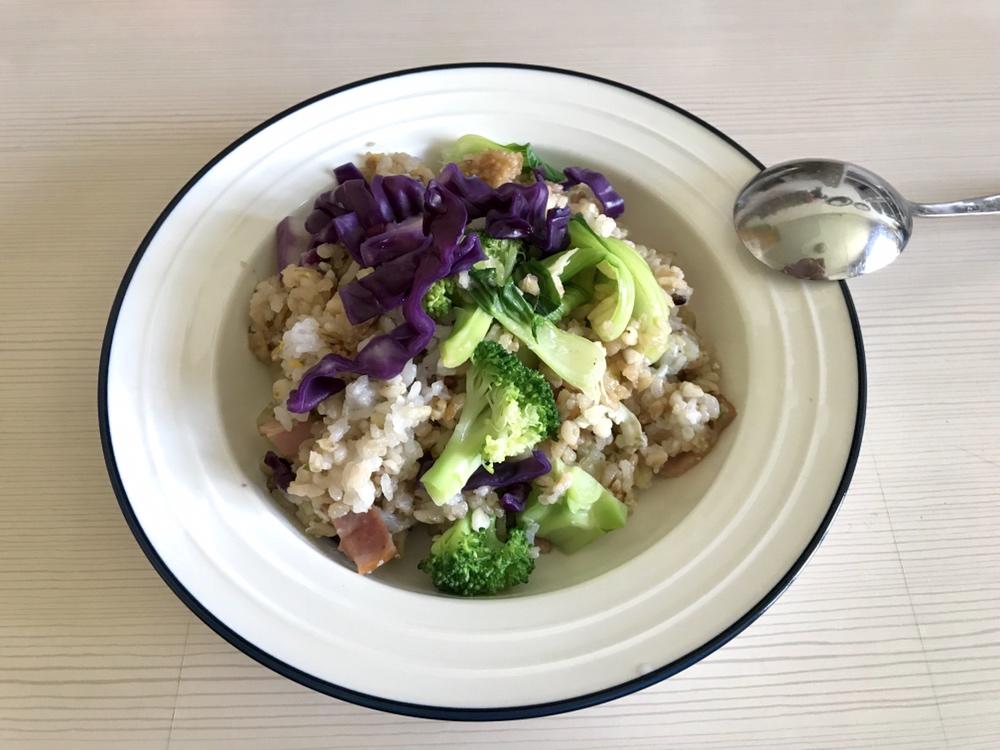 视频【腊肠煲仔饭】有肉有菜一锅端！——松下塔吉锅食谱