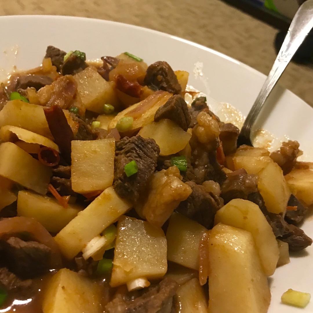 红烧牛肉土豆 （独家秘制）