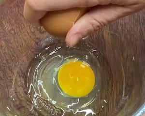 两个鸡蛋一碗面 让你轻松搞定小零食 酥脆可口 附细节视频详解的做法 步骤2