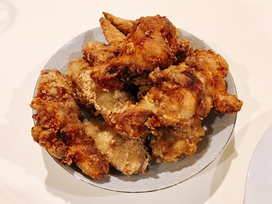 好吃到舔手指的蒜香炸鸡翅