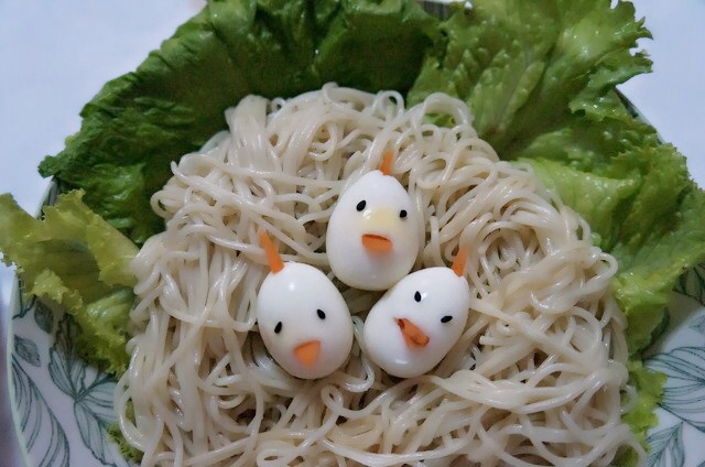 饥饿的小鸟面条