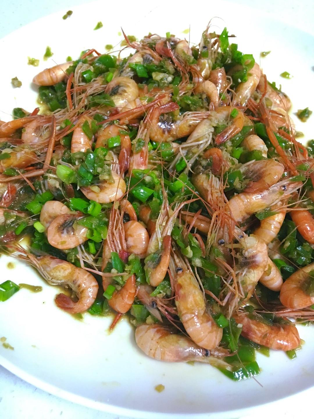 青椒炒河虾（鲜得掉泪）