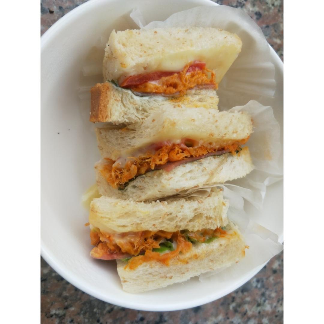 火腿煎蛋三文治