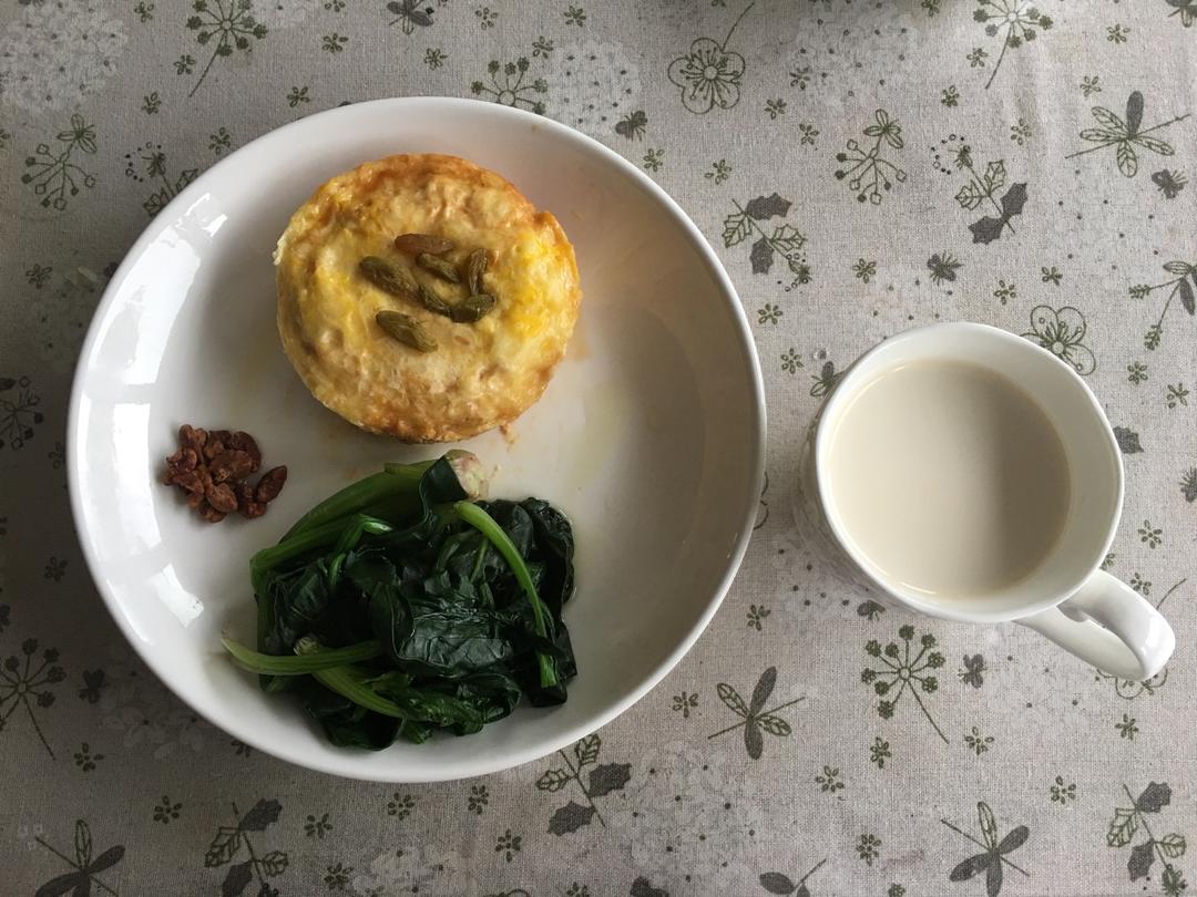 只需摆好材料去微波！惊艳全家的早餐端上桌：香肠奶酪烘蛋