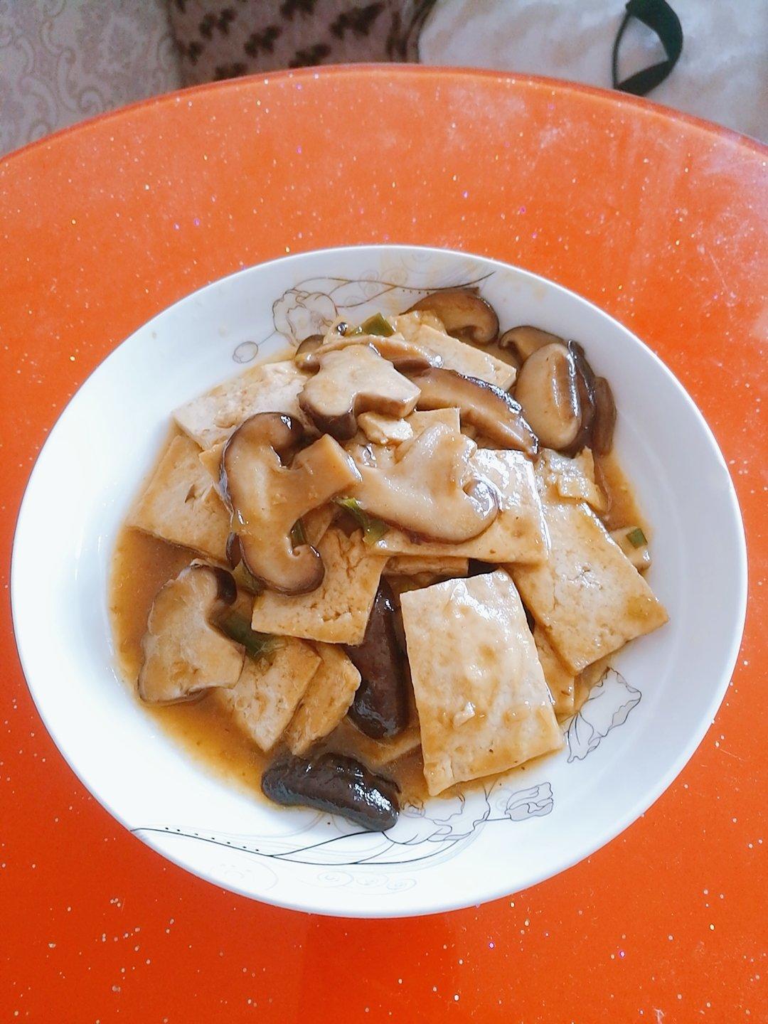 蘑菇烧豆腐