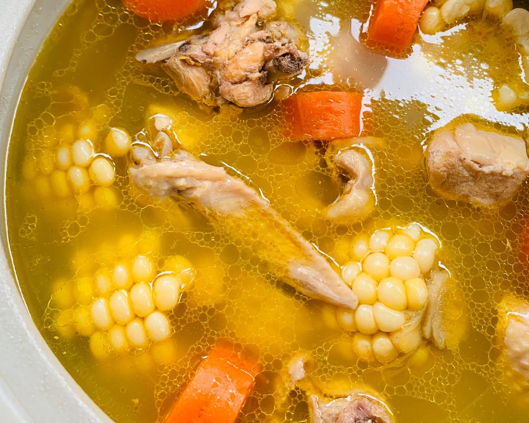 超级好喝的健脾祛湿理气砂锅炖土鸡