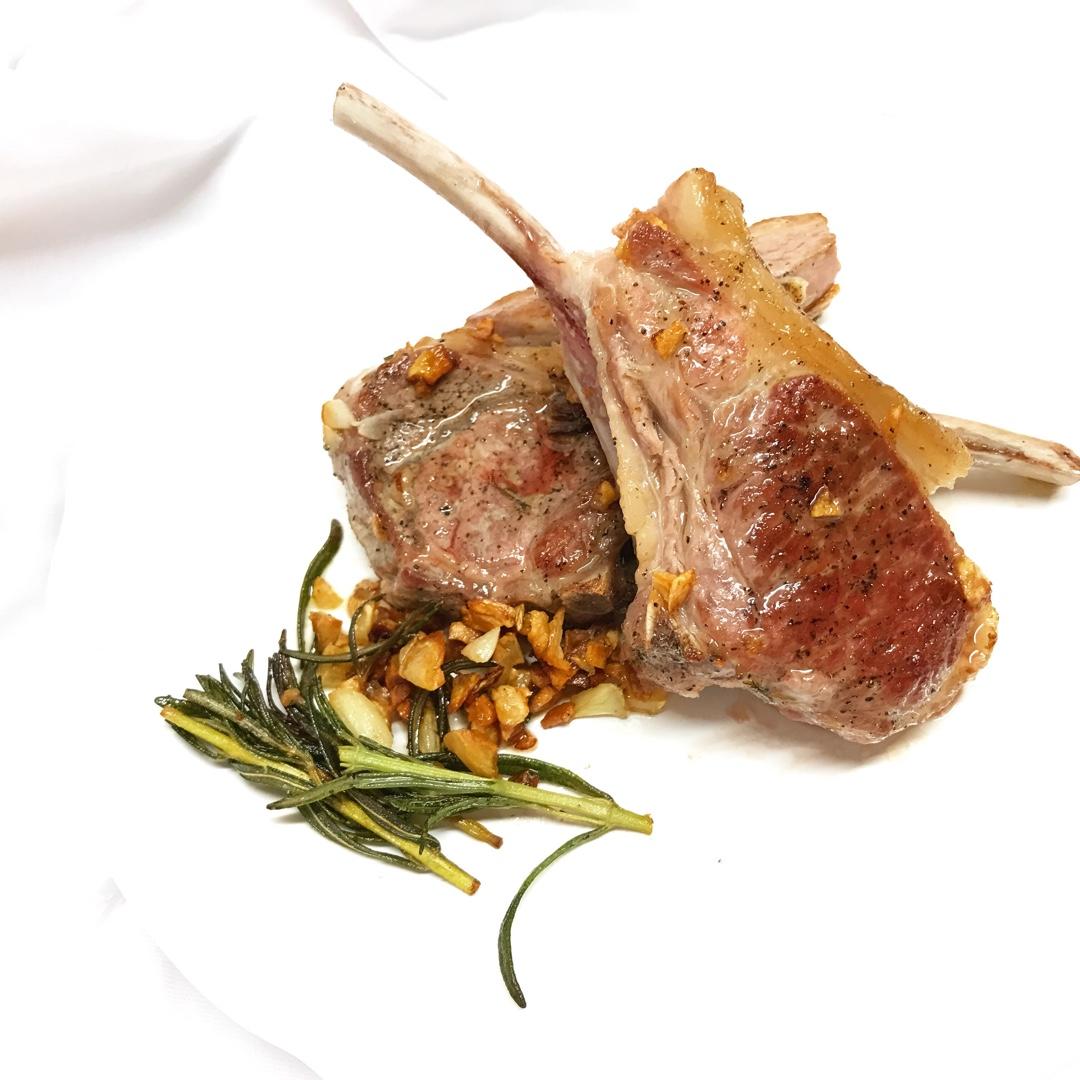 迷迭香烤小羊排