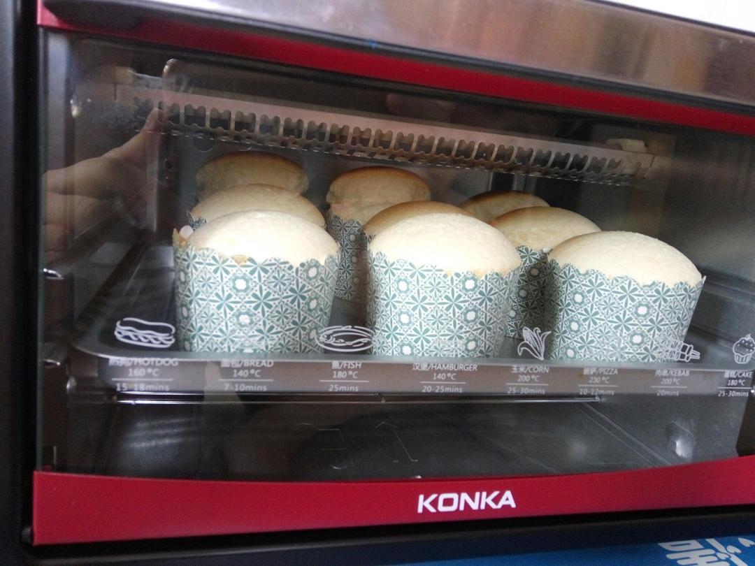 软绵绵戚风纸杯蛋糕