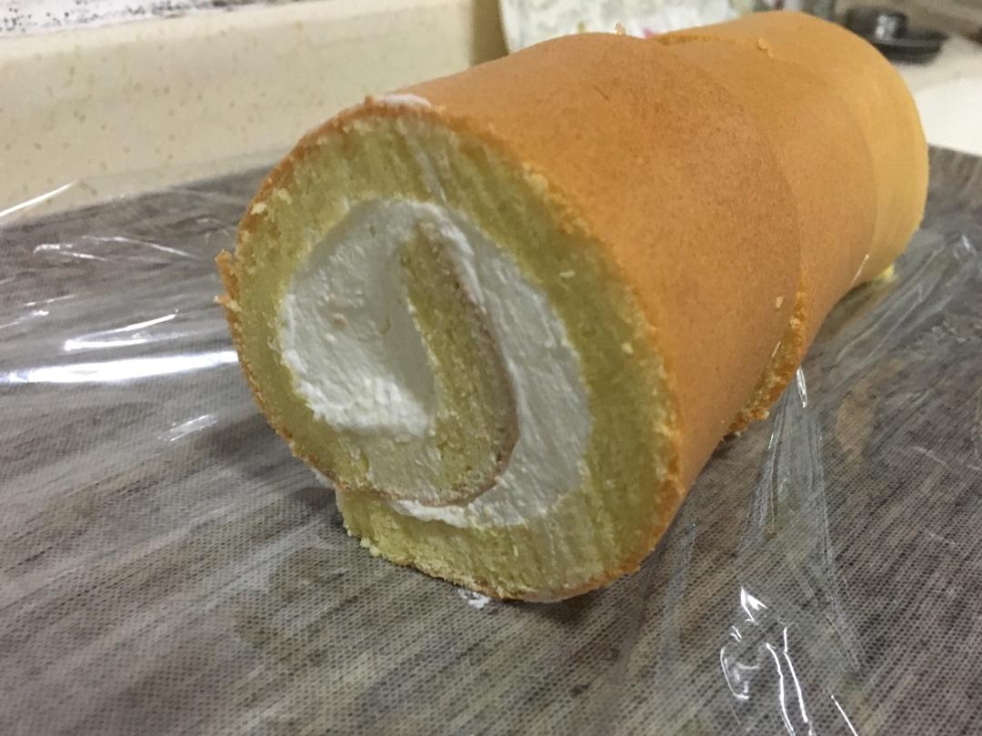 超详细的瑞士卷奶油蛋糕卷原味蛋糕卷的制作方法 饱满不掉皮不开裂（附模具换算方法）