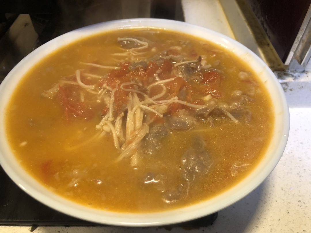 番茄🍅金针菇牛肉🐮汤