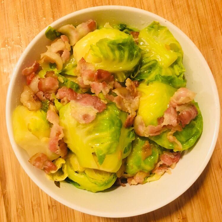 培根炒孢子甘蓝