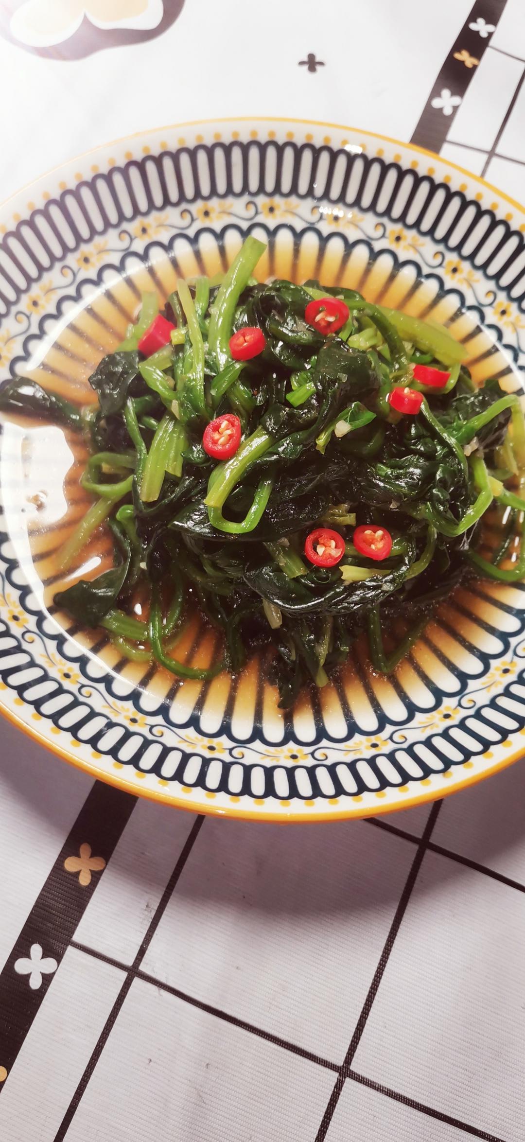 凉拌菠菜(家传秘方)