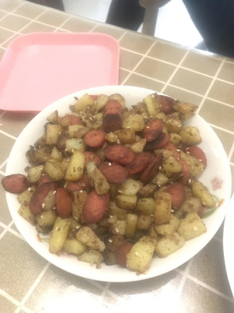 孜然火腿土豆丁