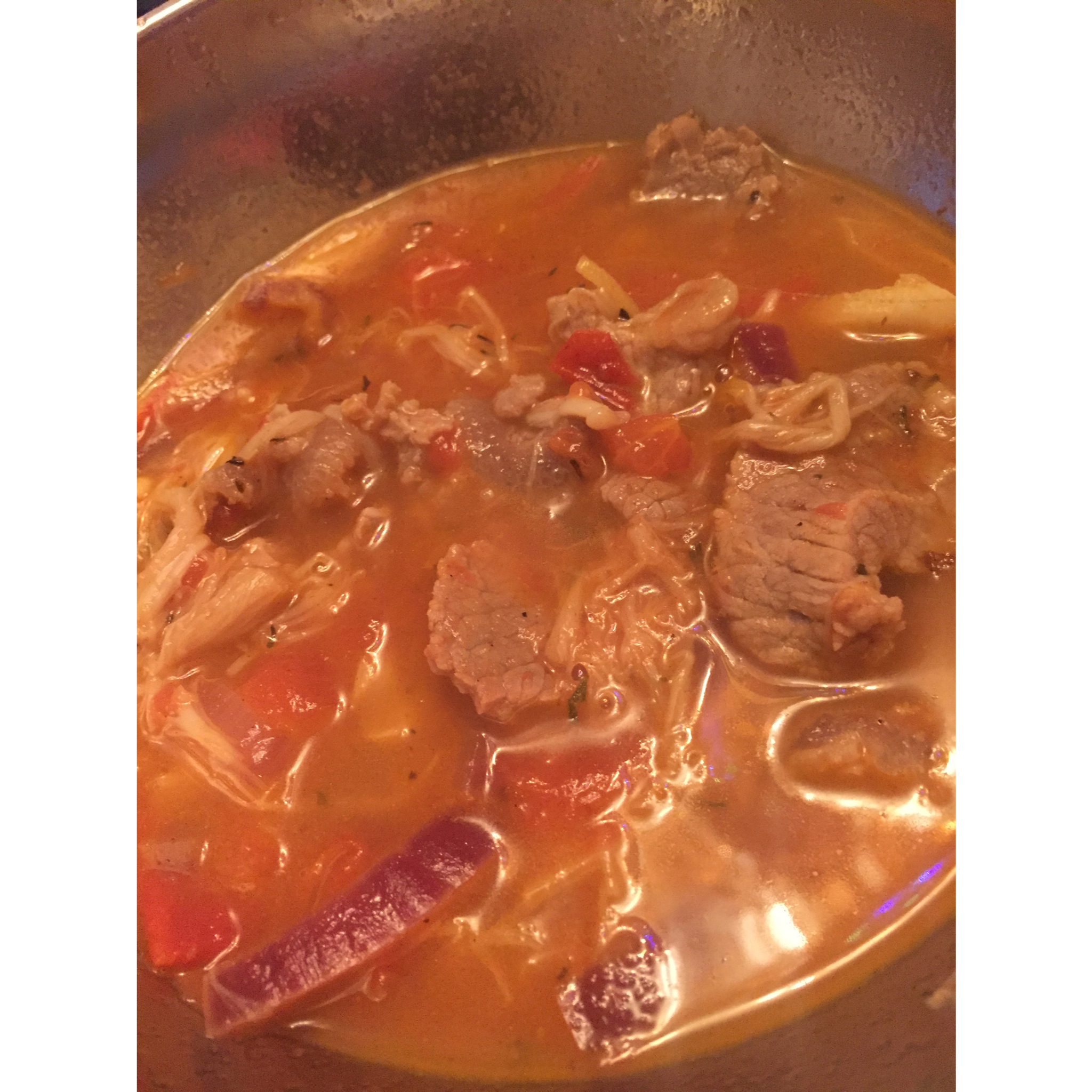 金针菇肥牛番茄锅