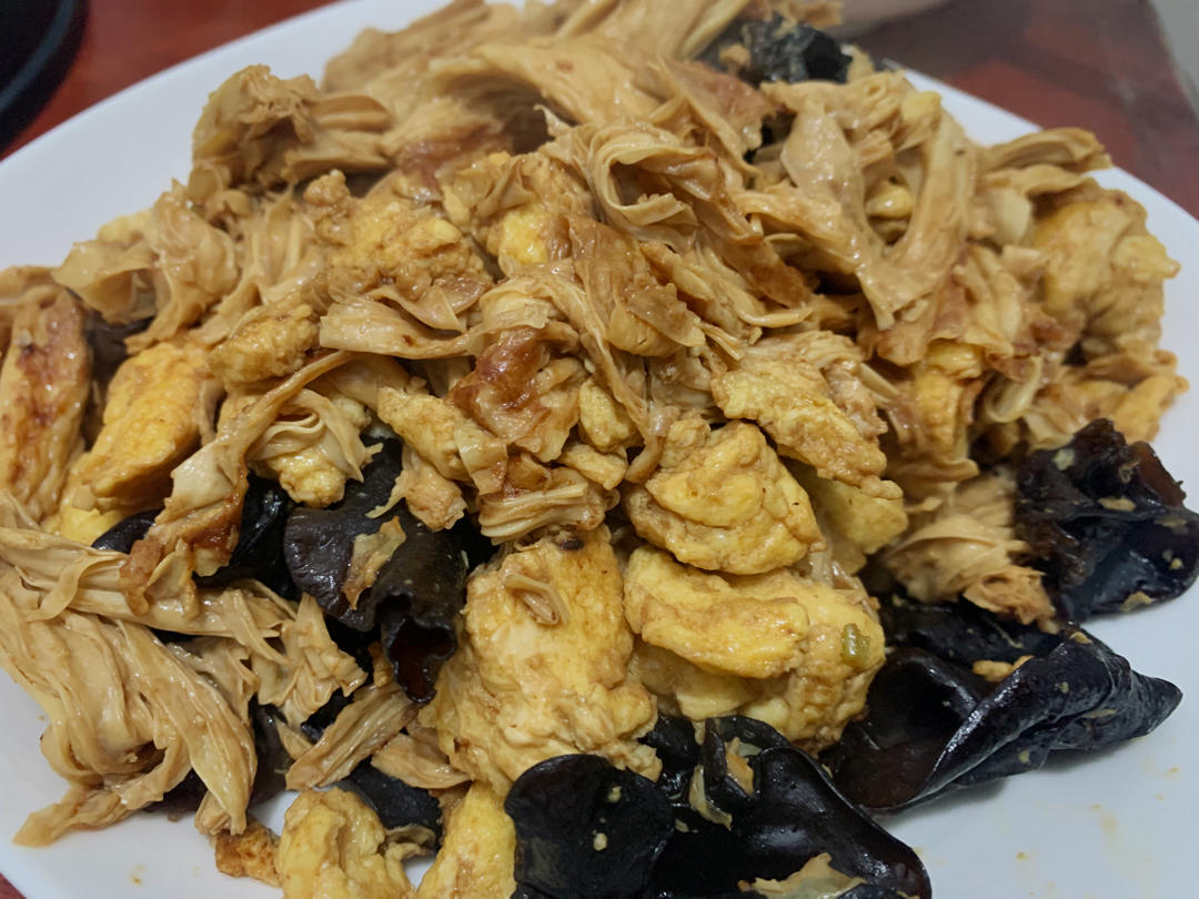 家常小炒木耳炒腐竹