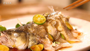 海南青橘鲈鱼的正宗做法 菜男烧小菜的做法 步骤9