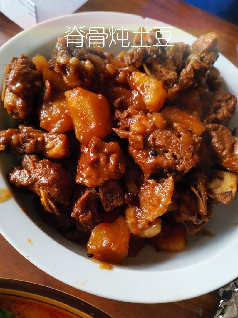 排骨炖土豆