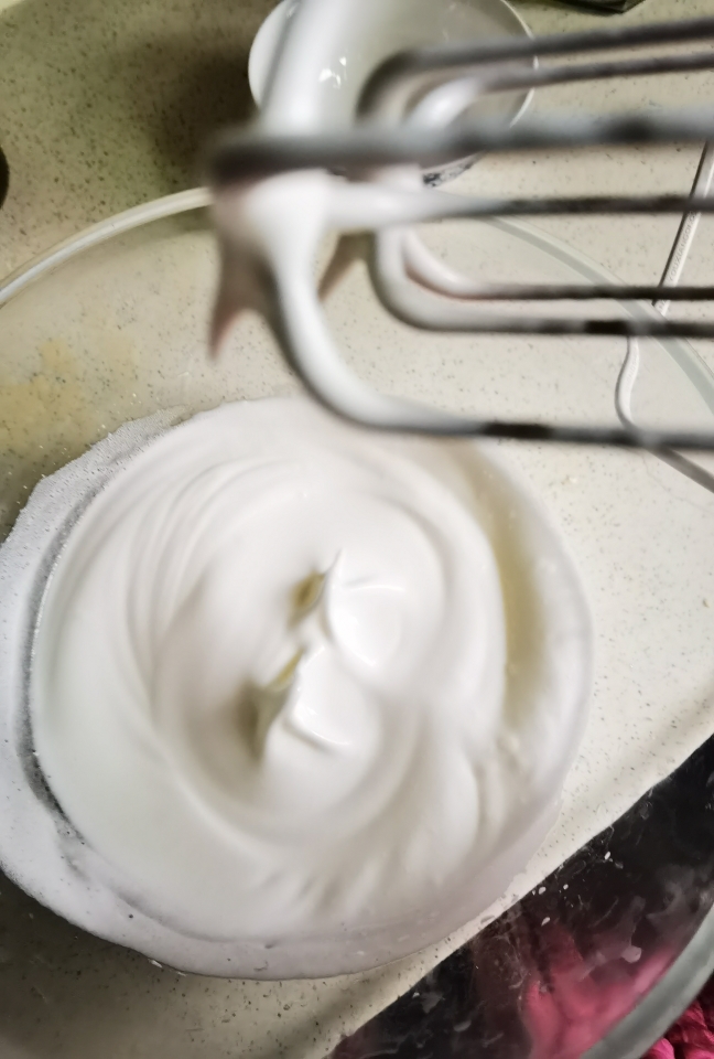 榴莲味轻芝士蛋糕(消耗榴莲冻干粉)的做法 步骤5