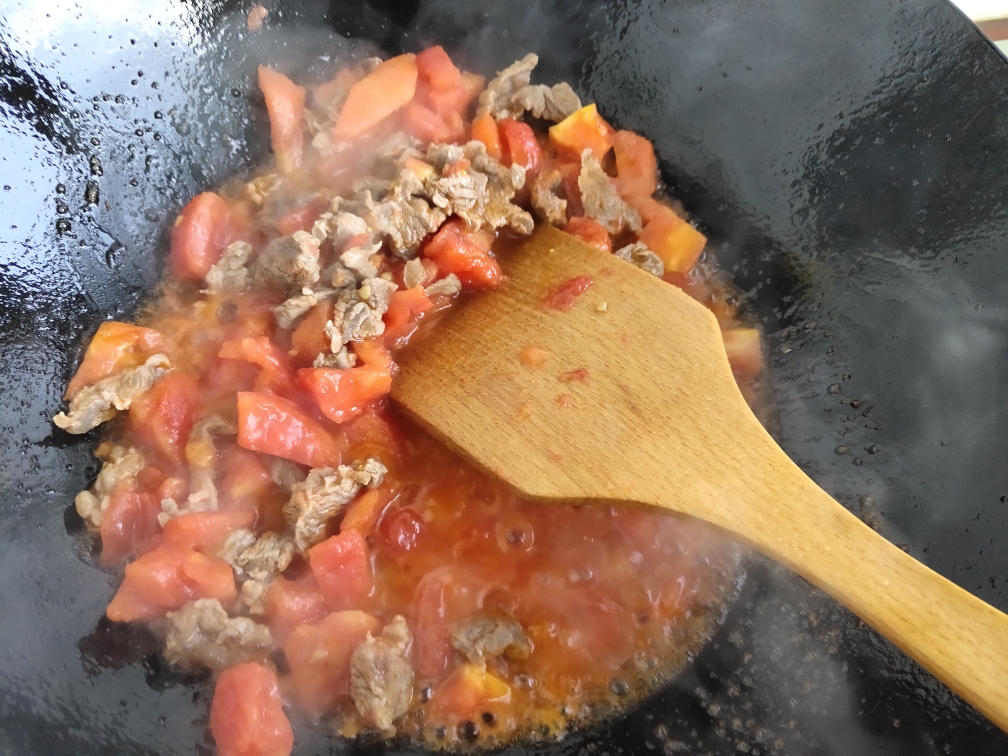 懒人版西红柿牛肉汤的做法 步骤2