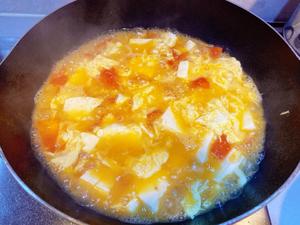 （减肥餐）手残党都会的西红柿鸡蛋豆腐汤的做法 步骤4