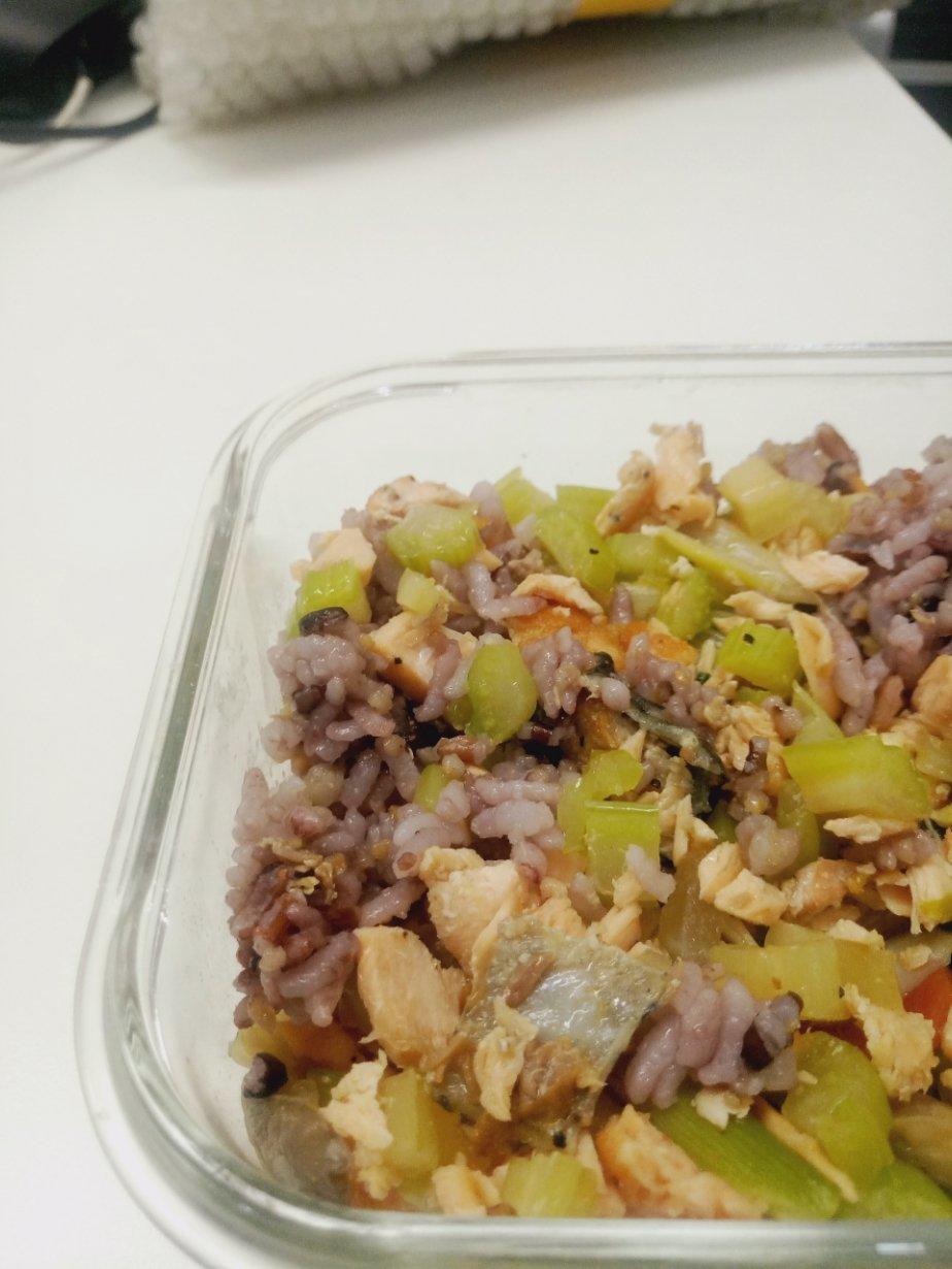 【健康三餐】藜麦三文鱼炒饭