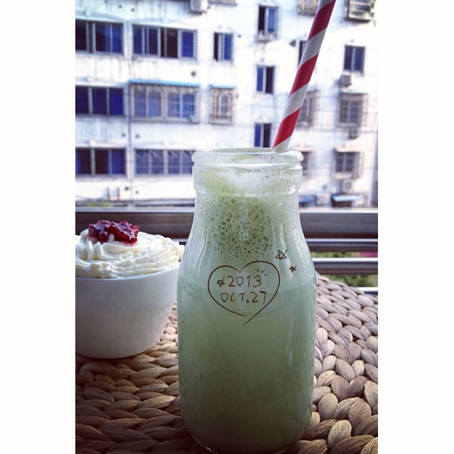 冰抹茶牛奶