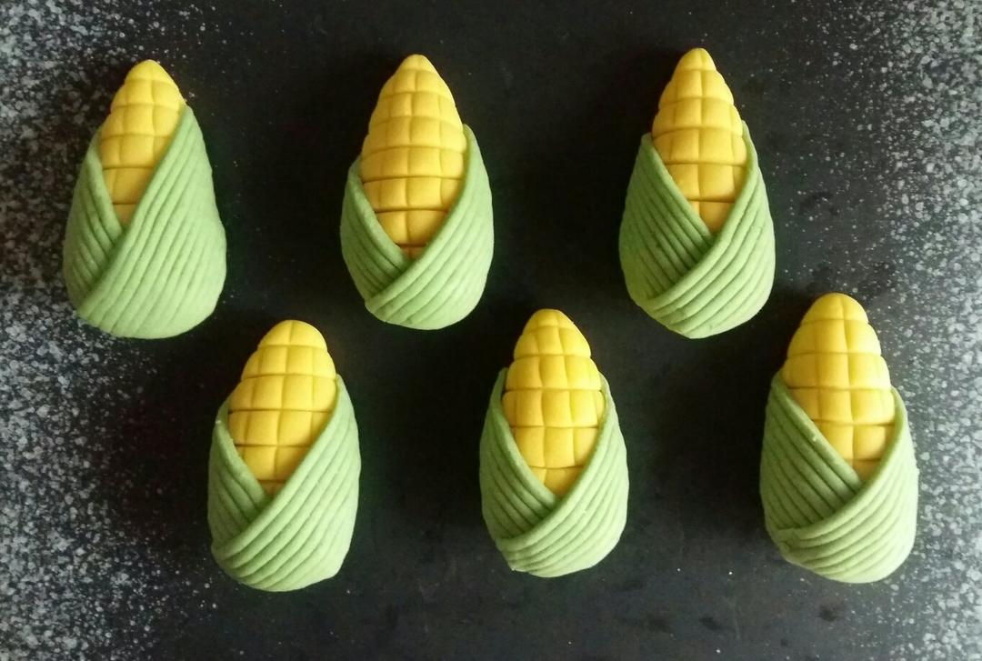 可爱又软糯的玉米棒糯米糍粑