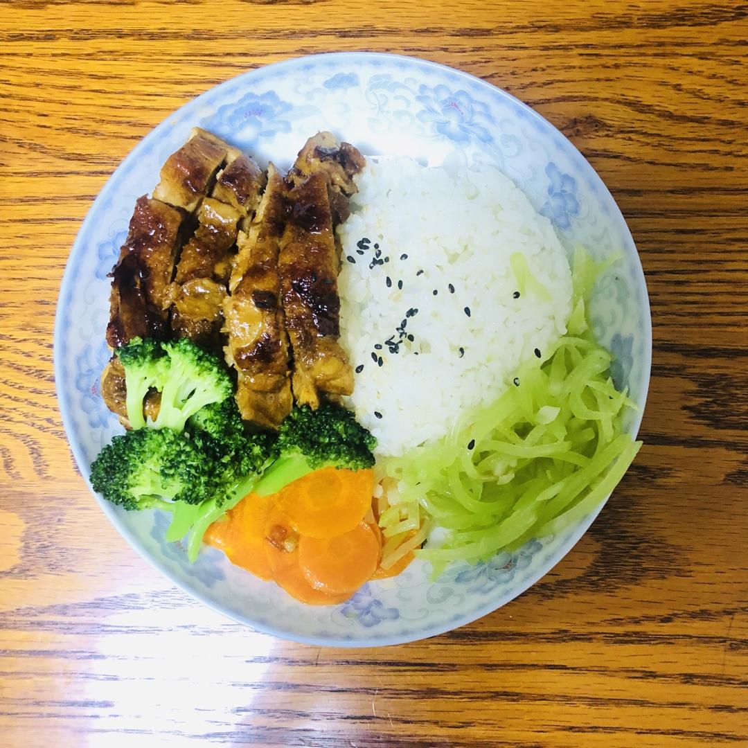 家庭版照烧鸡排饭【酱汁鸡排饭】