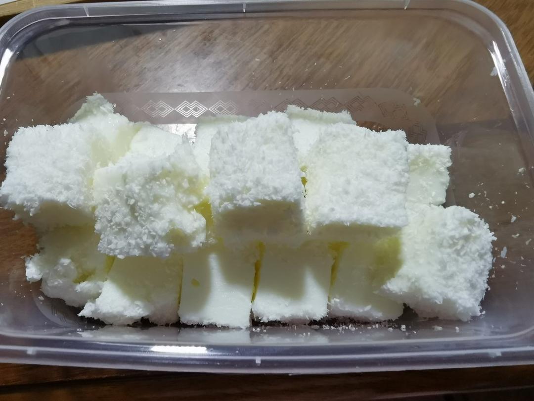 牛奶椰蓉小方