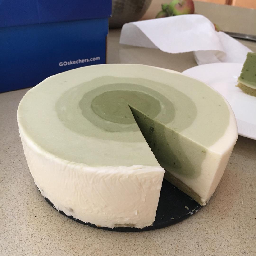 渐变抹茶慕斯蛋糕：我Amanda带着既美又作的抹茶甜点又来了！【曼食慢语】