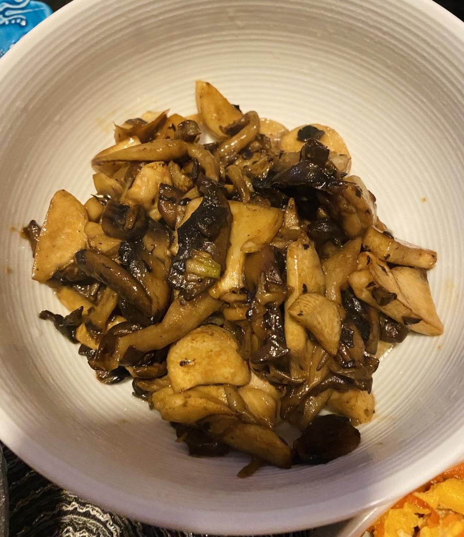 完美复刻-橄榄油炒三种蘑菇