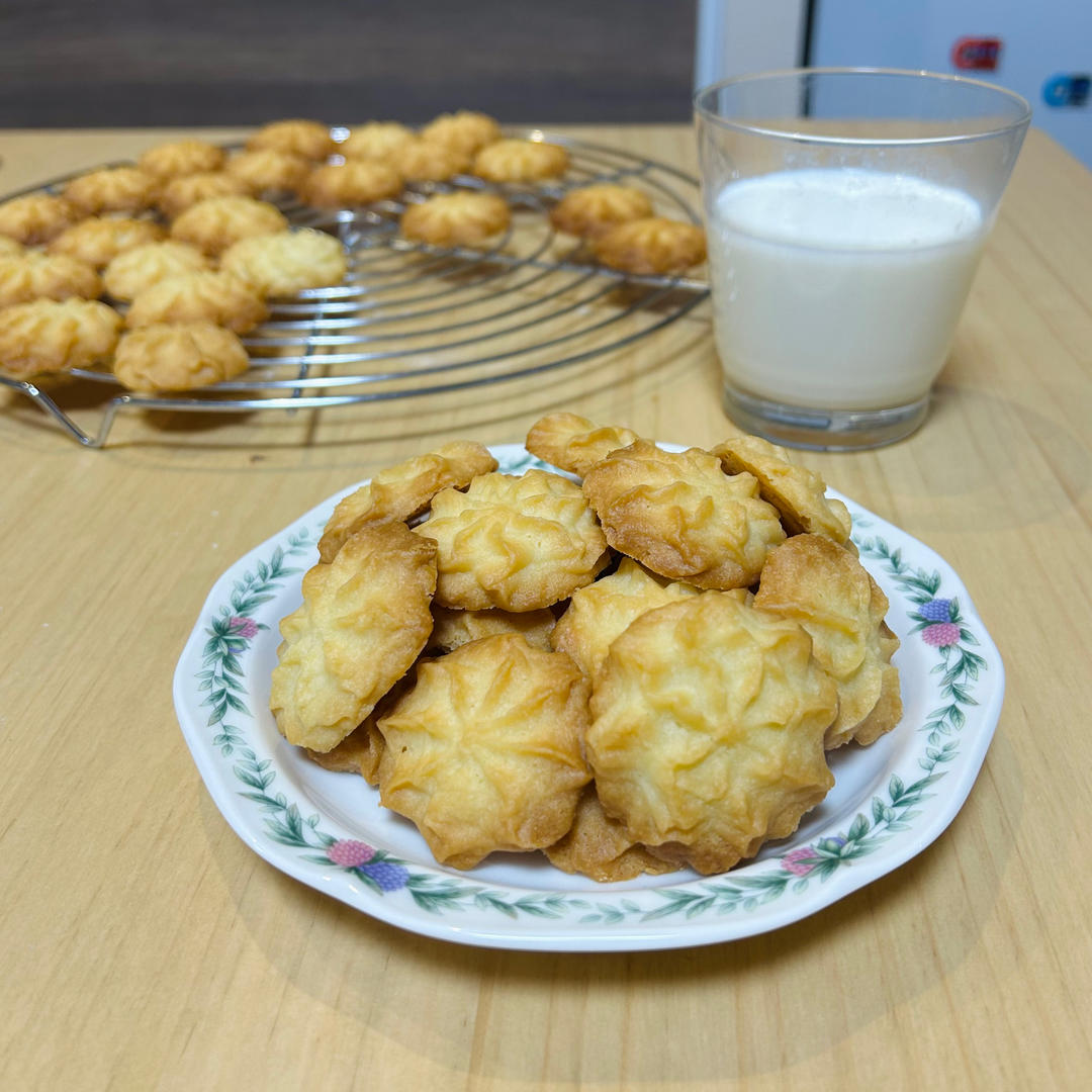 入口即化的黄油曲奇Butter Cookies（只需4种食材）