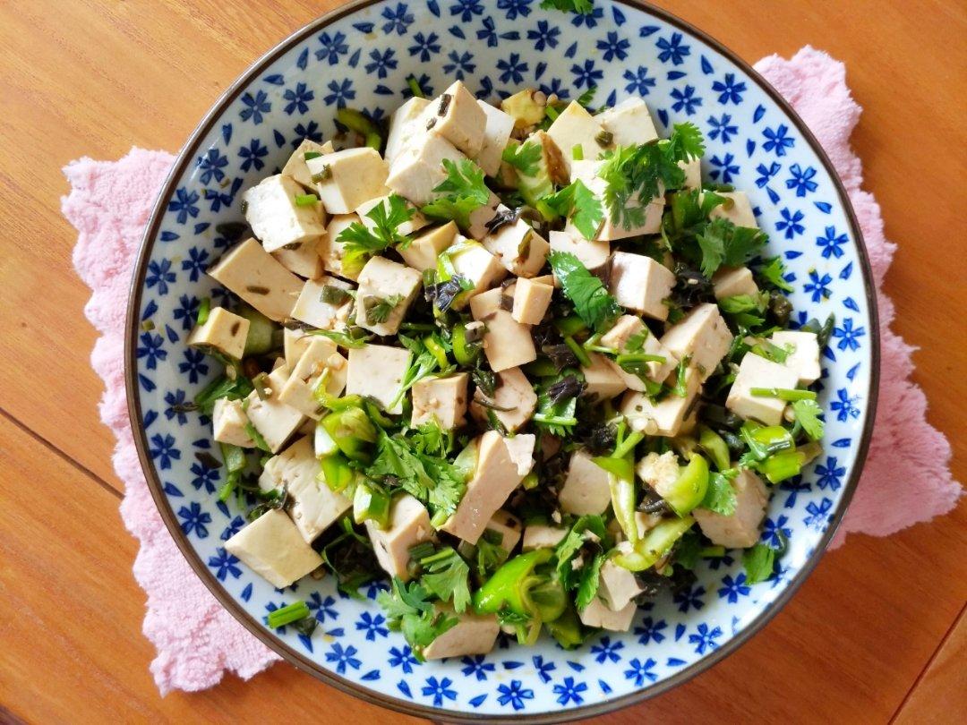 超级简单的凉拌内酯豆腐