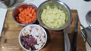洋芋火腿焖饭（进阶版）的做法 步骤1