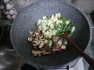 长豆角土豆肉卷焖饭的做法 步骤6