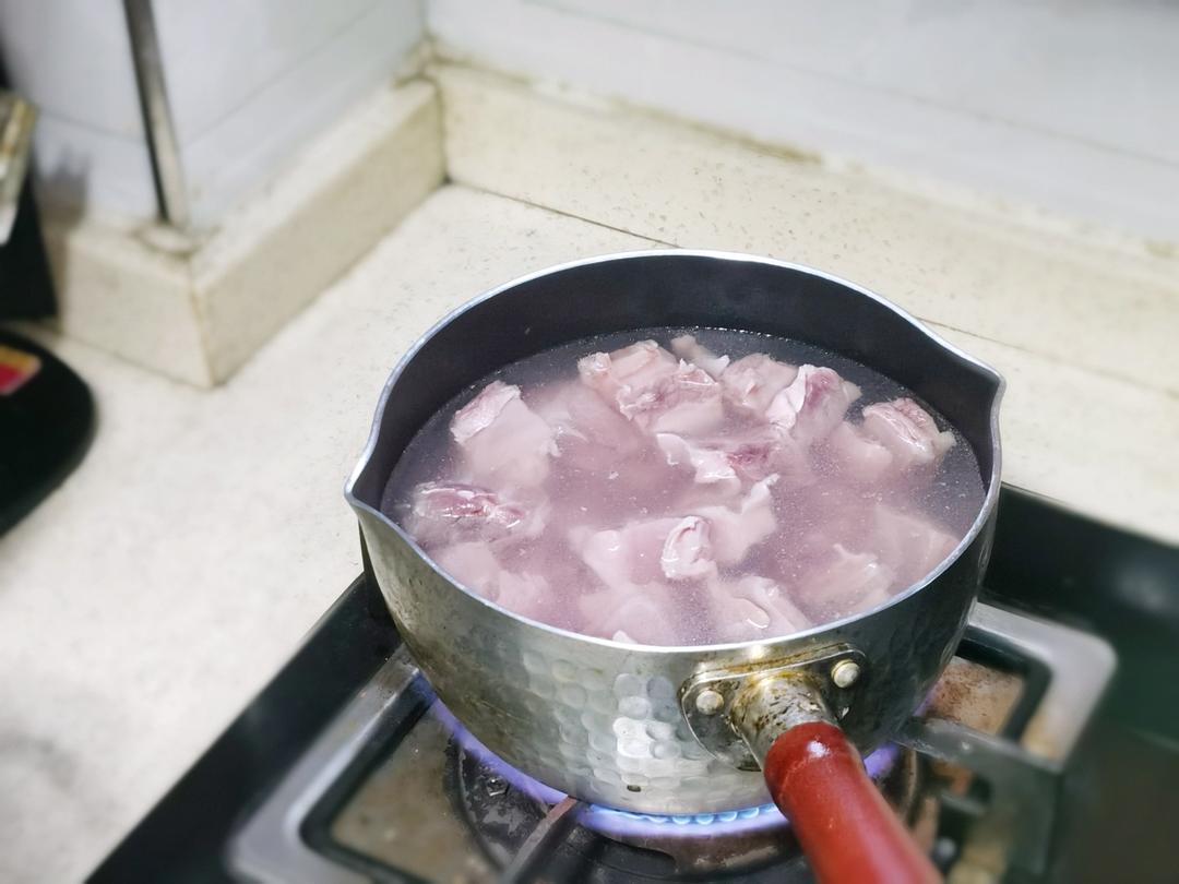 胡萝卜炖牛肋条【5-6月北鼎珐琅锅食谱】